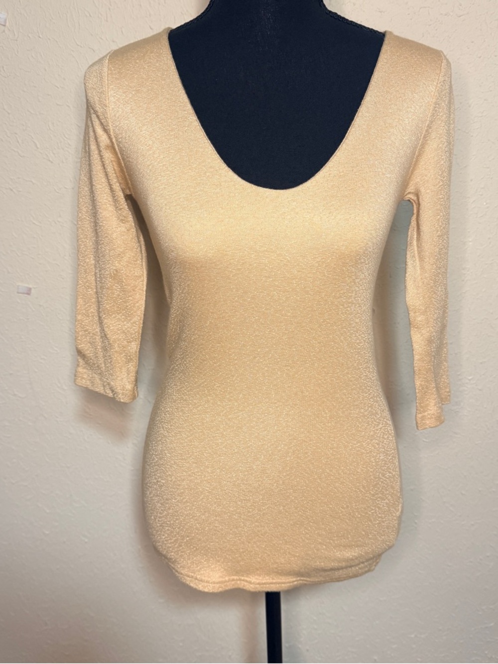 Michael Stars Shimmery Scoop Neck 3/4 Sleeve Top Pale Gold Small Career Date